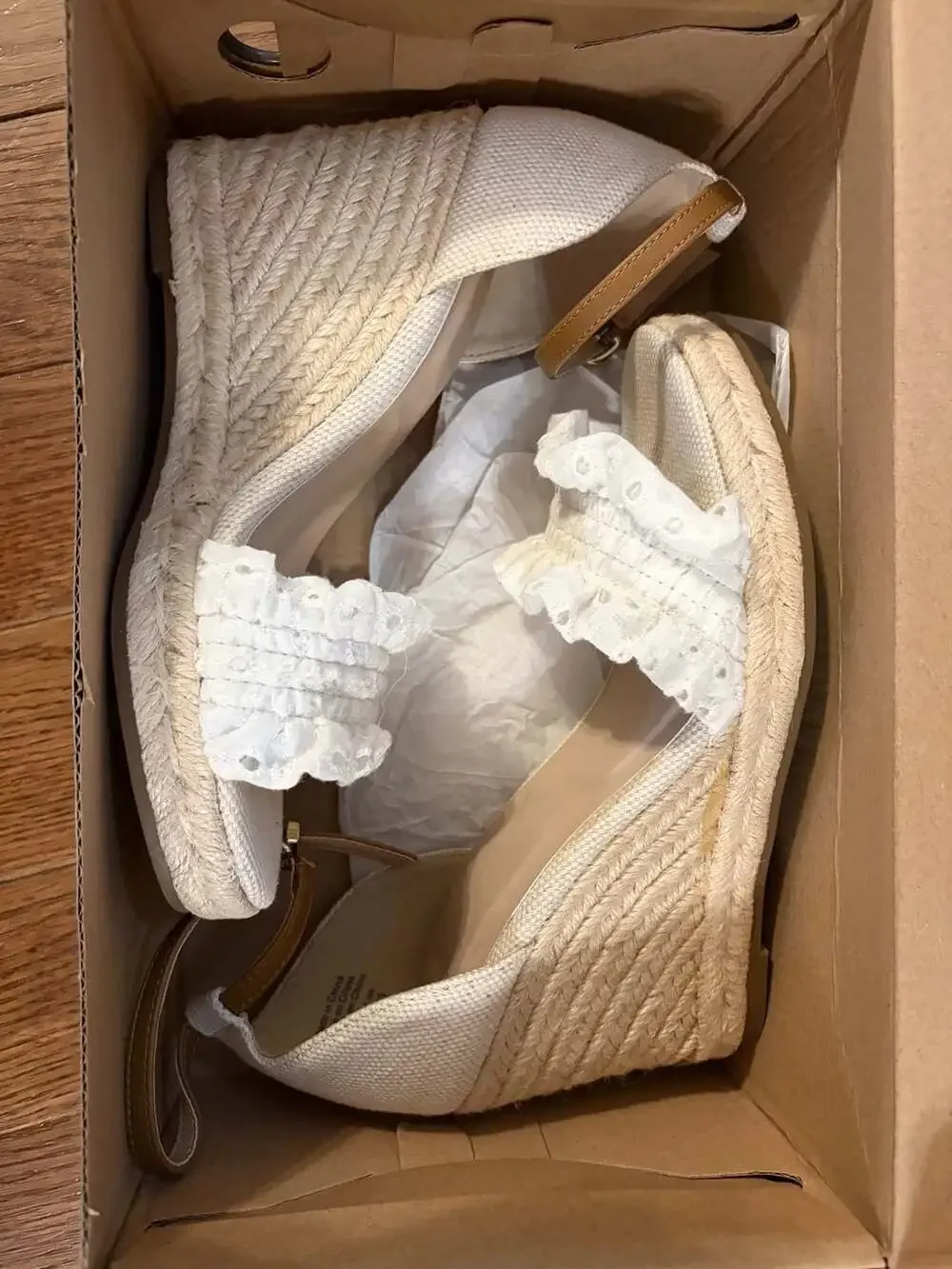 Draper James RSVP Gabrielle Women's White Eyelet Ruffle Wedge Espadrille Sandals